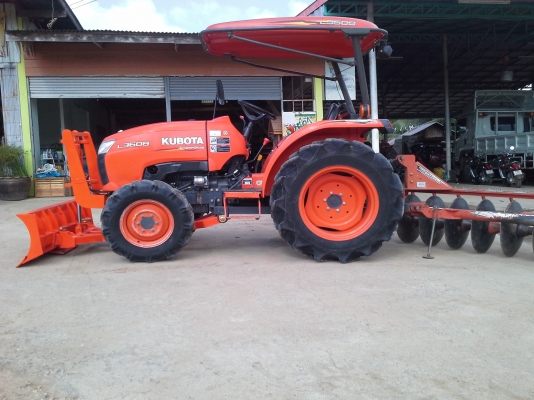 ขาย แทรกเตอร์ KUBOTA L3608 สีเดิมๆ สวยๆคับ