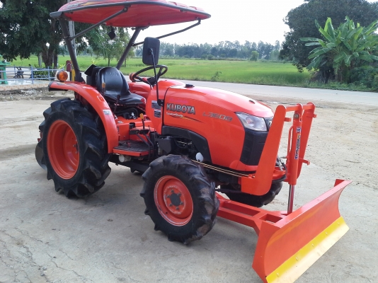 ขาย แทรกเตอร์ KUBOTA L3608 สีเดิมๆ สวยๆคับ