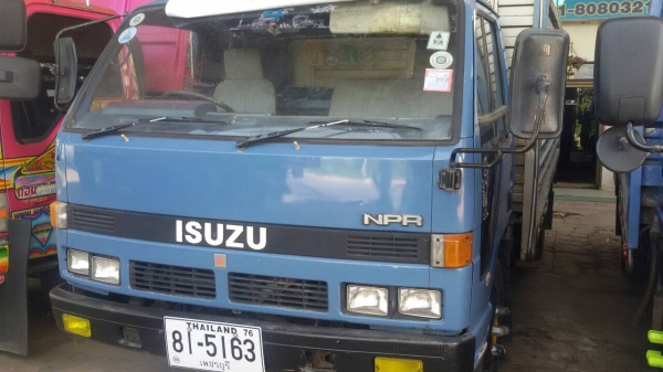 ขายรถ6ล้อNPR115แรง รถห้างแท้เกียรสั้น เครื่องดี คัชชีใช้ได้ ยาว4.30เมตร แอร์เย็น สถาพเอาไปใช้งานได้เลยครับ ราคาโดนครับ กระบะเลสของเอกชัย