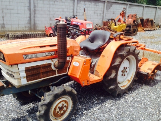 รถไถ KUBOTA B1600 4WD