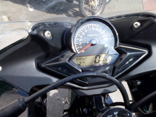 ขาย HONDA CBR 150 i ปี 57 เดือนมีนาคม สภาพสวยเดิมๆ วิ่งไป 4,1xx กิโล มีกันร้อนท่อไอเสียอย่างเดียวที่มีรอย เล่มพร้อมโอน