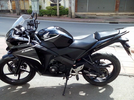 ขาย HONDA CBR 150 i ปี 57 เดือนมีนาคม สภาพสวยเดิมๆ วิ่งไป 4,1xx กิโล มีกันร้อนท่อไอเสียอย่างเดียวที่มีรอย เล่มพร้อมโอน