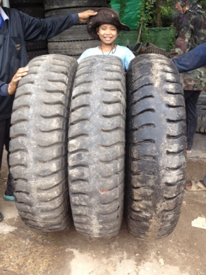 ยาง\%13.00-20 BRIDGESTONE  18 PR ขายถูก