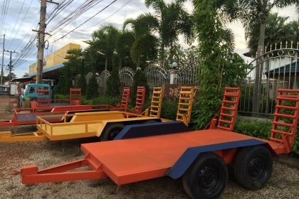 ขายเทรเลอร์บรรทุกรถเกี่ยว รถแทรคเตอร์ รถแมคโครเล็ก มีหลายขนาด