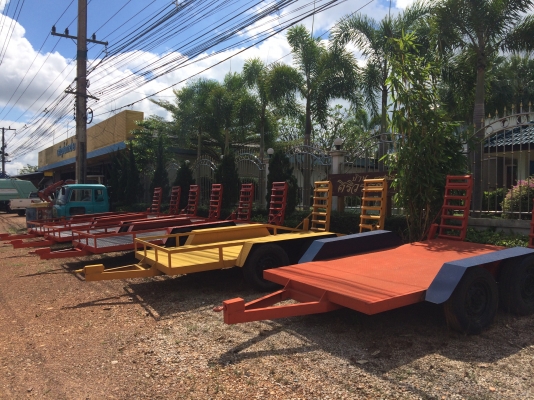 ขายเทรเลอร์บรรทุกรถเกี่ยว รถแทรคเตอร์ รถแมคโครเล็ก มีหลายขนาด ขายเทรเลอร์บรรทุกรถเกี่ยว รถแทรคเตอร์ รถแมคโครเล็ก มีหลายขนาด