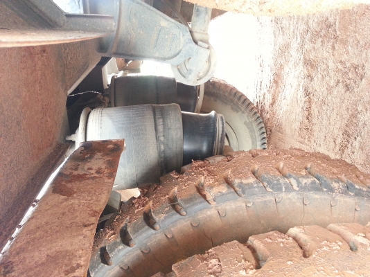 ขายหางเซมิดั้ม3เพลาแท้ เพลายกได้ ยาว8.80ม. อู่STเทรนเลอร์