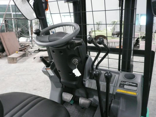 ขายรถโฟล์คลิฟท์มือสอง MITSUBISHI รุ่น GRENDIA KF2D-50126