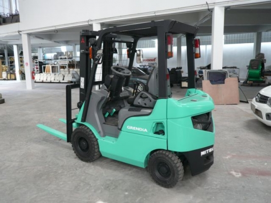 ขายรถโฟล์คลิฟท์มือสอง MITSUBISHI รุ่น GRENDIA KF2D-50126