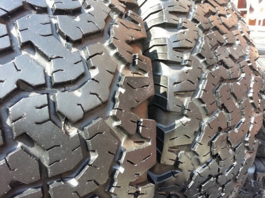 ขายยาง BF ALL 265 70 16 ..... สวยๆ เชิญครับ ขายยาง BF ALL 265 70 16 ..... สวยๆ เชิญครับ