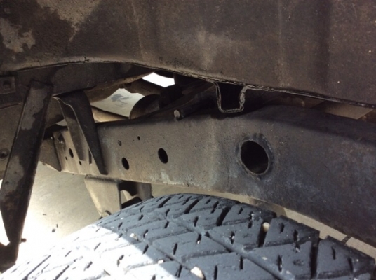 ขายรถกระบะมาสด้า ทันเดอร์แคป ปี 94 เครื่องมังกร 2.5 เกียร์ธรรมดา ภายในเบาะหนังสวย แอร์พร้อม  สีเต็มเงา มีริ้วรอยบ้าง คัสซีดี ไม่ผุ  เครื่องแน่น วิ่งดี ประหยัด เกียร์แน่น รถขับดี พร้อมใช้ ภาษีปี58 เอกสารพร้อมครับ