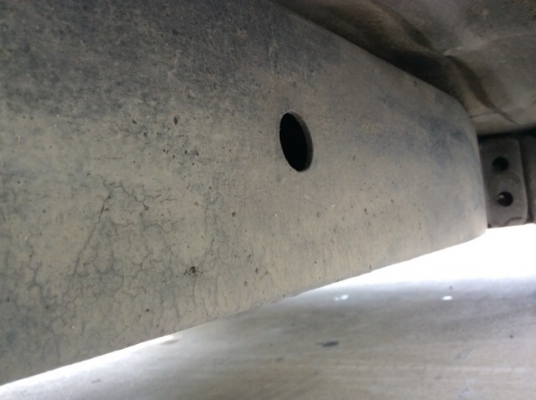 ขายรถกระบะมาสด้า ทันเดอร์แคป ปี 94 เครื่องมังกร 2.5 เกียร์ธรรมดา ภายในเบาะหนังสวย แอร์พร้อม  สีเต็มเงา มีริ้วรอยบ้าง คัสซีดี ไม่ผุ  เครื่องแน่น วิ่งดี ประหยัด เกียร์แน่น รถขับดี พร้อมใช้ ภาษีปี58 เอกสารพร้อมครับ