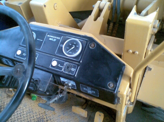 ต้องการขายรถตักล้อยางยี่ห้อ KOMATSU-WA30-1 รถนอกนำเข้าจากญี่ปุ่น
