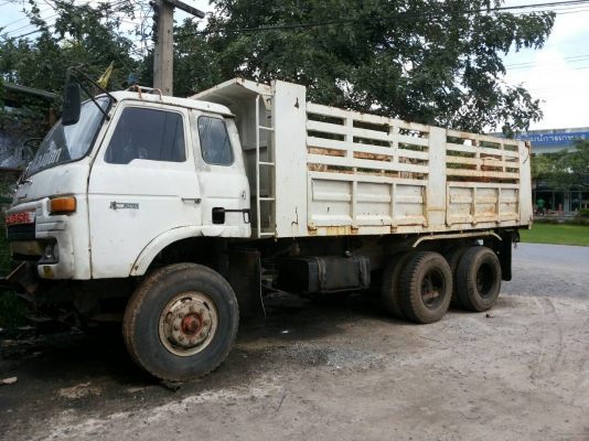 รถสิบล้อ nissun UD  2 เพลาดั้ม เอกสารไม่มี ขายตามสภาพ