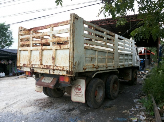 รถสิบล้อ nissun UD  2 เพลาดั้ม เอกสารไม่มี ขายตามสภาพ