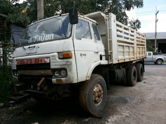 รถสิบล้อ nissun UD  2 เพลาดั้ม เอกสารไม่มี ขายตามสภาพ