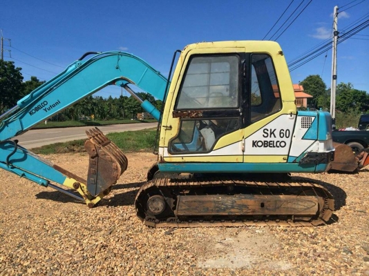 **340,000 บ.ต่อรอง**ขายแบคโฮ สภาพเก่านอก KOBELCO MARK3 SK60 S.No.14738 เครื่องเดิม ปั้มใหม่ ไฟฟ้าครบ เครื่องแน่น ปั้มดี แรง ทำงานดีไม่โหลด บูมอาร์มสวย ไม่ปะไม่ดาม เอวแน่น ไม่มีร้าว ช่วงล่าง80\% ตัวเดินใหม่ เฟรมสวย แทร็กครบ โรลเลอร์ครบ บุ้งกี๋หนาไม่ผุ บอดี้