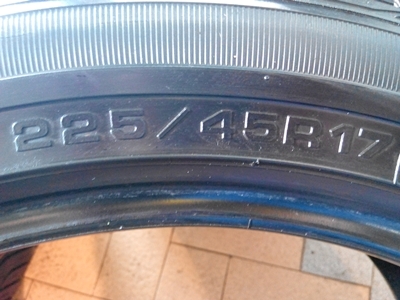 ยาง Goodyear 225/45/17 ปี10