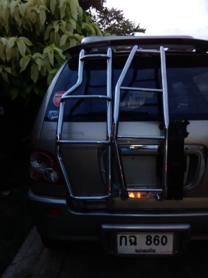 บันไดหลังรถ van หรือ suv