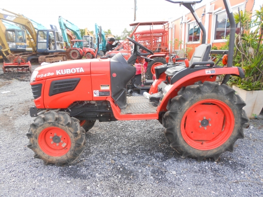 ขายรถไถเข้าร่องอ้อยสภาพเหมือนใหม่ B2420 ขายรถไถเข้าร่องอ้อยสภาพเหมือนใหม่ B2420