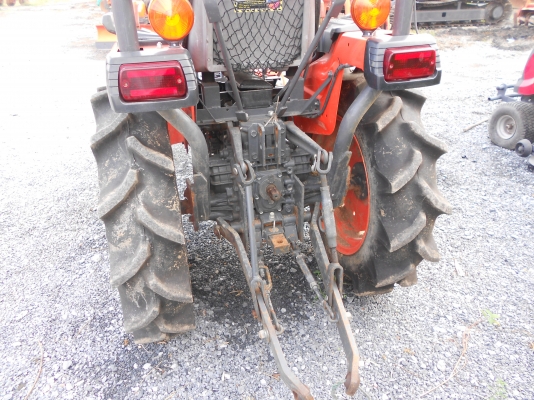 ขายรถไถเข้าร่องอ้อยสภาพเหมือนใหม่ B2420 ขายรถไถเข้าร่องอ้อยสภาพเหมือนใหม่ B2420