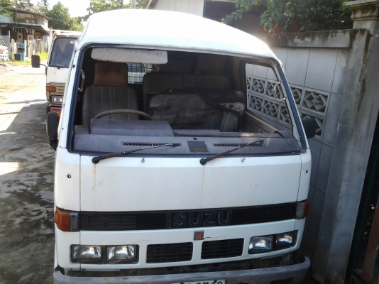 ขายรถตู้อีซูซุบัดดี้ ทะเบียนบรรทุก เครื่อง90 แน่นๆ มาลองติดเครื่องดูได้ครับ พวงมาลัยเพาเวอร์ กระจกหน้าแตก มี2คันครับ ขาย 62000 บาท ขายรถตู้อีซูซุบัดดี้ ทะเบียนบรรทุก เครื่อง90 แน่นๆ มาลองติดเครื่องดูได้ครับ พวงมาลัยเพาเวอร์ กระจกหน้าแตก มี2คันครับ ขาย 62000 บาท