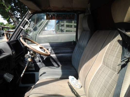 ขายรถตู้อีซูซุบัดดี้ ทะเบียนบรรทุก เครื่อง90 แน่นๆ มาลองติดเครื่องดูได้ครับ พวงมาลัยเพาเวอร์ กระจกหน้าแตก มี2คันครับ ขาย 62000 บาท