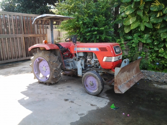 ขายรถไถนาขับ2 พร้อมใช้ เครื่องแน่นจอดนาน เครื่อง2สูบ ขาย 42000 บาท