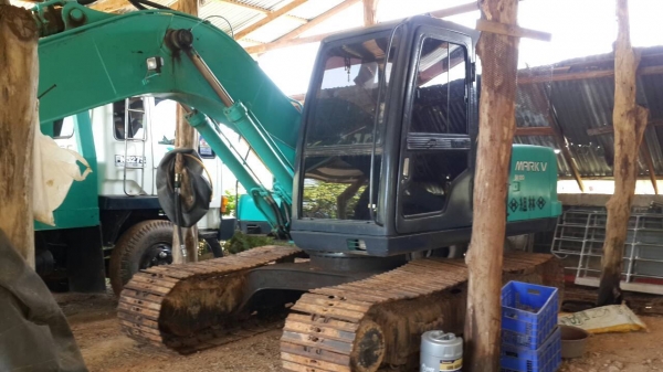 ขายแบคโคKOBELCO 120-3 เครื่องดีช่วงล่างดี ไฟฟ้าเต็ม เอวแน่น เครื่องเดิม ปั้มเดิมปั้มแรง ไม่โหลด บูมอาร์มดี โซ่ดี ทำงานเร็ว ภายในสวย มีแอร์ สภาพพร้อมทำงาน สนใจโทร090-8588220คุณนะ ID:narong498 หรือwww.truck.in.th/498 FB:ณรงค์ ซื้อขายรถมือสอง(เว็บไซต์ส่วนตัว