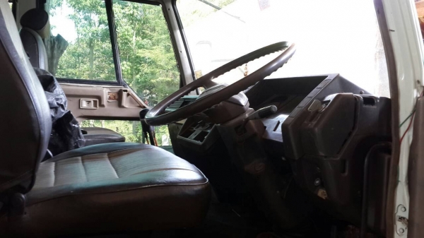 ขายเทรลเลอร์MITSUBISHI FN527M-A เครื่อง195แรง10สปีด ขึ้นแบคโคPC200ได้ เครื่องดี แคชซีสวย พ.เพาเวอร์ เบรกทิฟฟี่ ภายในสวย สภาพพร้อมใช้งาน เอกสารพร้อมโอน จัดไฟแนนซ์ได้ เงื่อนไขง่ายๆวันเดียวรับรถ สนใจโทร 090-8588220คุณนะ ID:narong498 หรือwww.truck.in.th/498 F