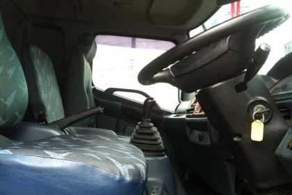 6ล้อดั้มNISSAN UDCLG87D ปี39 180แรงม้าดั้มใหม่ทั้งลูก