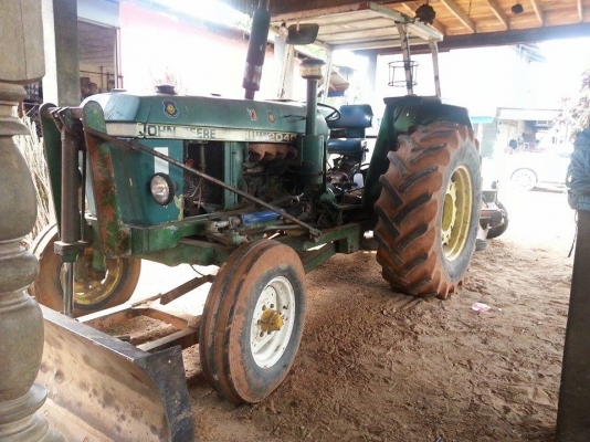 ขายรถไถจอร์น เดียร์ อุปกรณ์ดันหน้า-ผานหลัง สภาพพร้อมใช้งาน สนใจโทร 090-8588220คุณนะ ID:narong498 หรือwww.truck.in.th/498 FB:ณรงค์ ซื้อขายรถมือสอง(เว็บไซต์ส่วนตัว)