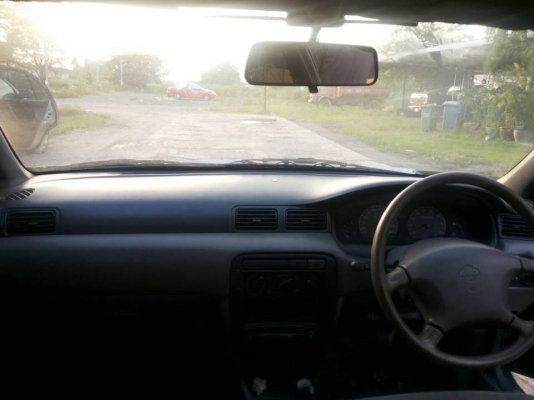 ขายถูก Nissan sunny saloon.