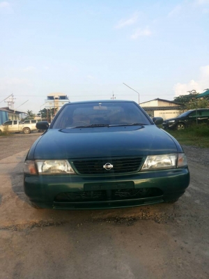 ขายถูก Nissan sunny saloon.