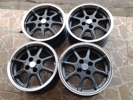 ล้อ15x7 / 4x100  off28  italy แท้ ติด e30 มา สำสีใหม่ ไม่ซ่อม