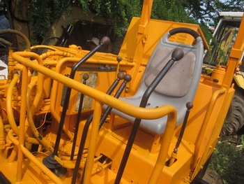 ขาย- รถขุด แบคโฮ MITSUBISHI PC 30 มีลายหัวเจาะ ลายหัวหระแทก ลายหัวbreaker พร้อมใช้งาน