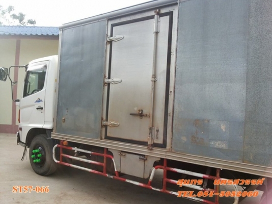 ขายด่วน รถบรรทุก 6 ล้อ HINO MEGA 150 แรงEURO-2 ตู้ 3 บาน รถห้างแท้ สภาพเดิมๆสวย พร้อมใช้สุดๆ ราคาสุดคุ้ม