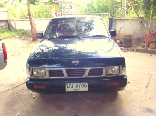 ขายนิสสันBIG M เครื่องดีเชล2.5 แอร์เย็น ล้อมแมก แมคลายเนอ คัดชีสวย ไม่ผุ