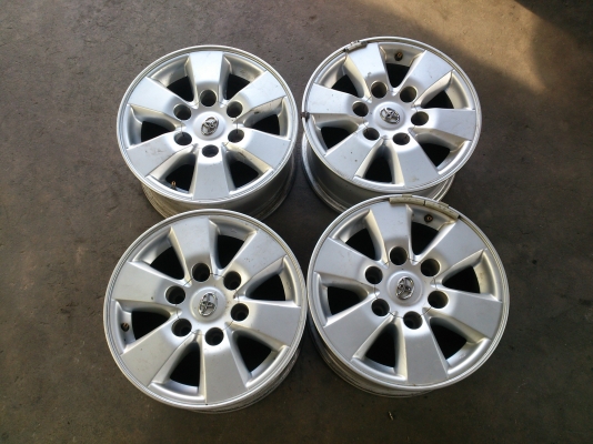 ขายแม็กเปล่า TOYOTA VIGO 6รู ขอบ15 สวยๆถูกๆ 4วง พร้อมน๊อตแท้ 24 ตัว