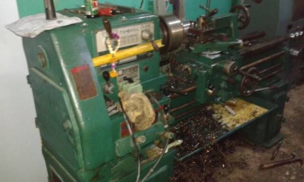 ขายเครื่องกลึง5ฟุตญี่ปุ่นกะใต้หวัน2ตัวสวยๆครับแยกขายเป็นตัวๆละ6500ต่อลองได้นะ