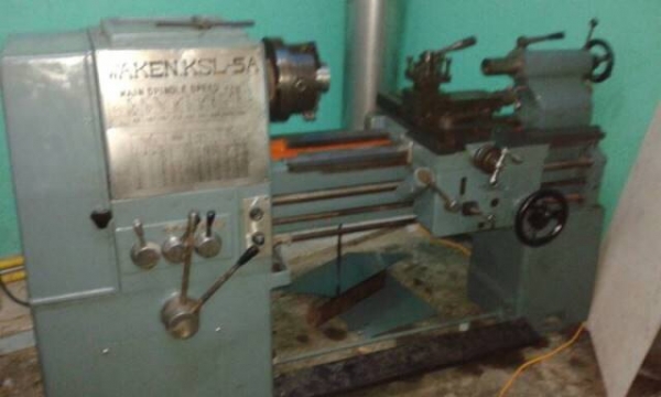 ขายเครื่องกลึง5ฟุตญี่ปุ่นกะใต้หวัน2ตัวสวยๆครับแยกขายเป็นตัวๆละ6500ต่อลองได้นะ