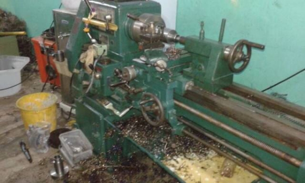 ขายเครื่องกลึง5ฟุตญี่ปุ่นกะใต้หวัน2ตัวสวยๆครับแยกขายเป็นตัวๆละ6500ต่อลองได้นะ