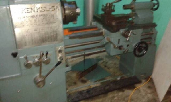 ขายเครื่องกลึง5ฟุตญี่ปุ่นกะใต้หวัน2ตัวสวยๆครับแยกขายเป็นตัวๆละ6500ต่อลองได้นะ