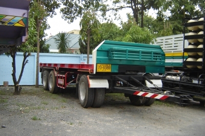 ขายหางพื้นเรียบ 3เพลา ราคา 420000 บาทต่อรองราคาได้ โทร.  0843376760