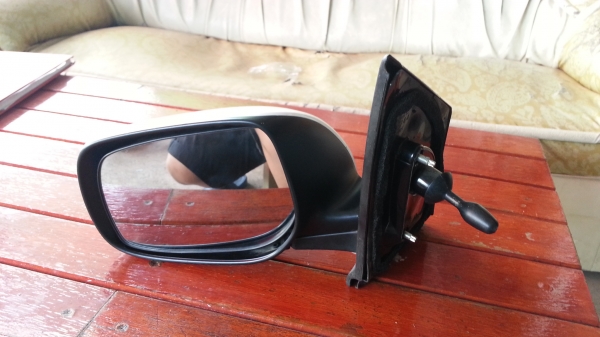 กระจกมองข้างวีออส 08-12 ปรับมือข้างขวา ไม่มีแผ่นเนื้อกระจก ไม่มีฝาครอบหลัง