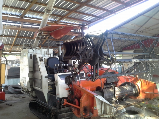 รับซ่อม เปลี่ยน แก้ปัญหารถเกี่ยวข้าว และต่อเทลเลอร์ตามสั่ง เปลี่ยนตู้เลดคูโบต้า รอรับได้เลย