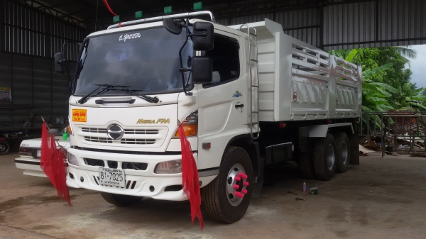 ขายฮีโน่ เมก้า260แรงม้า ปี47 กระบะสามมิตรลอนเฉียง ใช้งานน้อยมากๆ