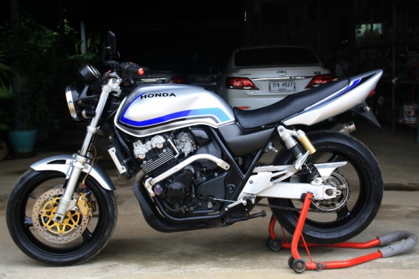 CB 400 เทค 1 สรรสามิตแท้ เครื่องดี สีสวย ยางหน้า ยางหลังใหม่ 83000 CB 400 เทค 1 สรรสามิตแท้ เครื่องดี สีสวย ยางหน้า ยางหลังใหม่ 83000