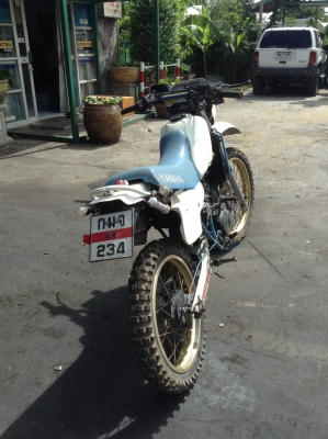 +++ ขายมอเตอร์ไซด์ YAMAHA  DT200  มีทะเบียน พร้อม  ประกันชั้น 3 ต่อทุกปี ถูกต้อง ทะเบียนสวย  234 กทม.  (ไม่มีเวลาใช้)  สนใจ โทร. 081-659-7598  +++