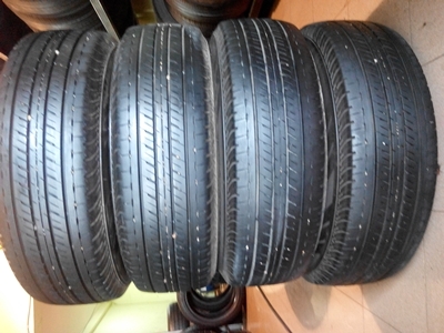 ยาง bridgestone 215/70/15 ปี12 สภาพ70-80\%