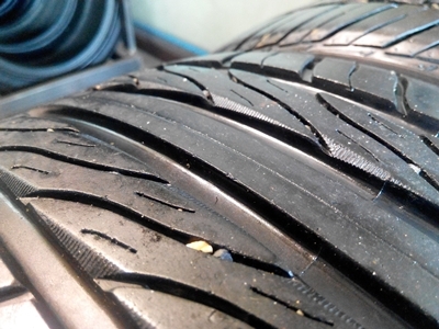 ยางจีน 235/40/18 ปี11 สภาพสวยๆ